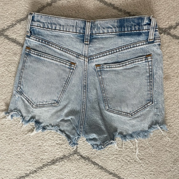 Abercrombie & Fitch High Rise Mom Short - Picture 2 of 3